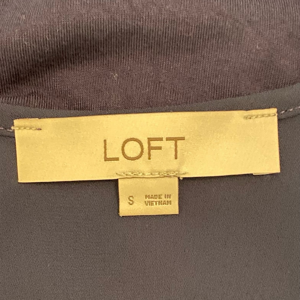 LOFT Navy Tie-Neck Sleeveless Blouse S – Sheer Front, Flowy Knit Back, Work-Chic - Picture 7 of 7